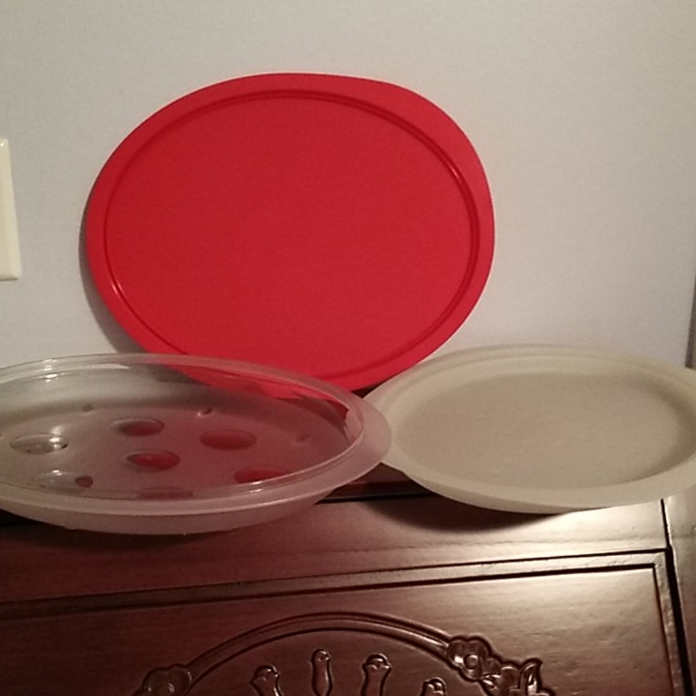 New Tupperware Oval Serving Tray Set